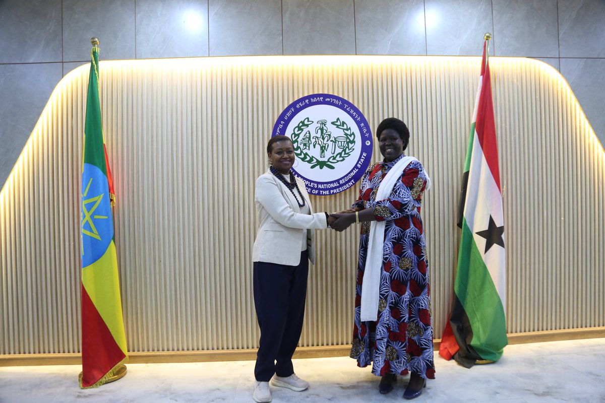 UNHCREthiopia's tweet image. This week, UNHCR Rep Mrs. @AissatNdiaye met with #Gambella Regional President Mrs. Alemitu Omod &amp;amp; VP Dr. Gatluak Ruon to join efforts towards peace in the region for both refugees &amp;amp; host communities and advocate for adequate support for the region.