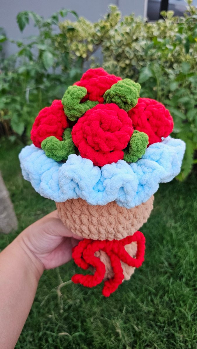 ✨️ พรีออเดอร์ ช่อดอกไม้ไหมอุด้ง 🌹

ใครกำลังหาของขวัญวาเลนไทน์ 💕
ของขวัญรับปริญญา 🎓
ฝากน้องๆด้วยนะคะ 

(แบบและสีเพิ่มเติมในเมนชั่น )

ราคาช่อละ 490 บาท 💐
จัดส่ง 50 บาท 🌿

สนในสั่งซื้อ สอบถามคิว DM ได้เลยค่ะ
จัดส่งรอบแรกภายใน 31 มกราค่ะ

#ของขวัญรับปริญญา  #ของขวัญวาเลนไทน์