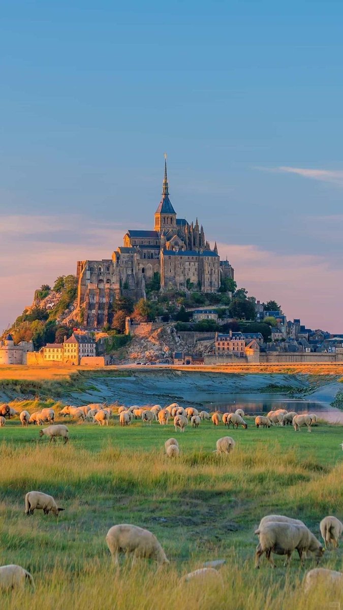 UbermenschMind's tweet image. Why did we stop building beautiful things?