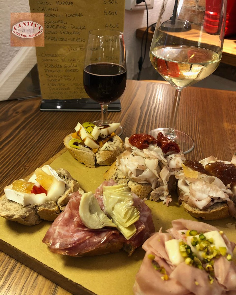 AziendeCantina's tweet photo. One board, two glasses, no rush.
The rest is conversation.

#CantinaAziendeAgricole #Venezia #Venice #Venise #Cicchetti #Bacaro #BacaroLife #Bacari #Vino #Wine #Vin #NaturalWine #VinNaturel #FoodLovers #WineLovers #Aperitivo #Apero #ItalianFood https://t.co/06XhCiNkv4