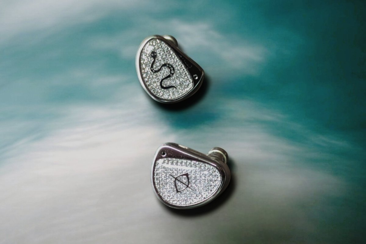 🎧 Dual-Driver Power, Immersive Sound | EarAcousticAudio STA Hi-End Max
Craving uncompromising audio resolution? The STA Hi-End Max is the ultimate choice! Equipped with dual dynamic drivers – a 10mm DLC diamond diaphragm and a 6mm polymer composite diaphragm – its exclusive dual