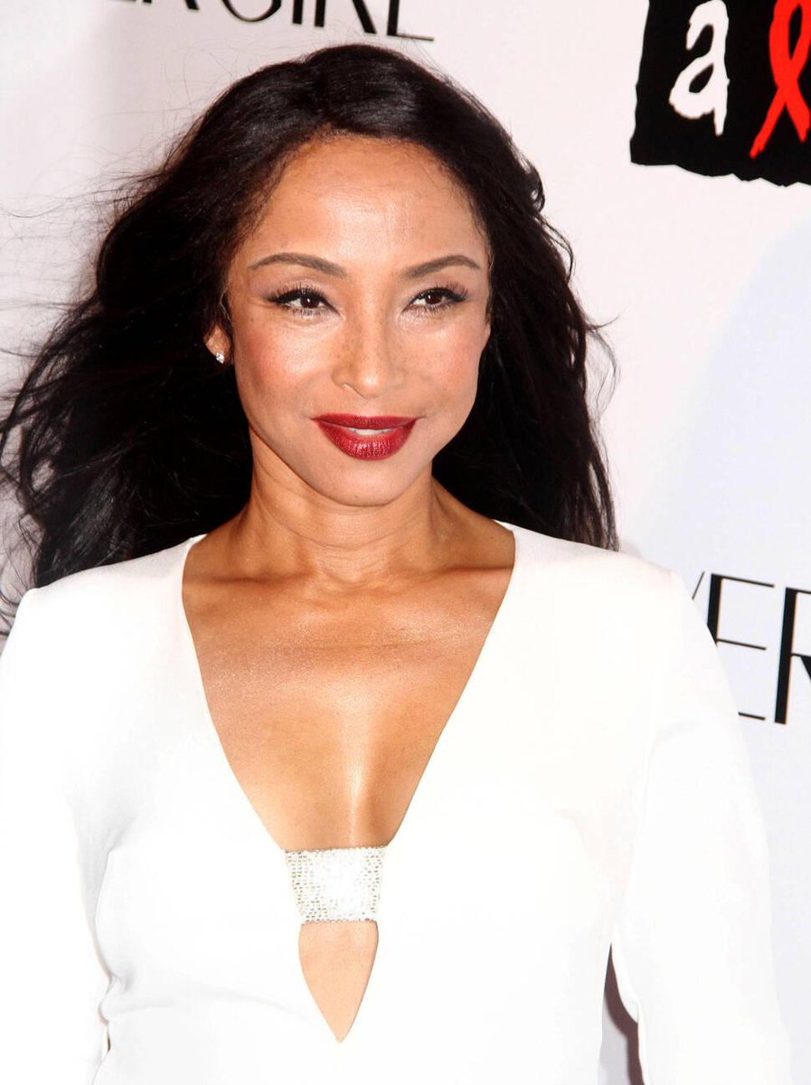 rnbradar's tweet image. Happy Birthday to Sade
she turns 67 today. 🎈