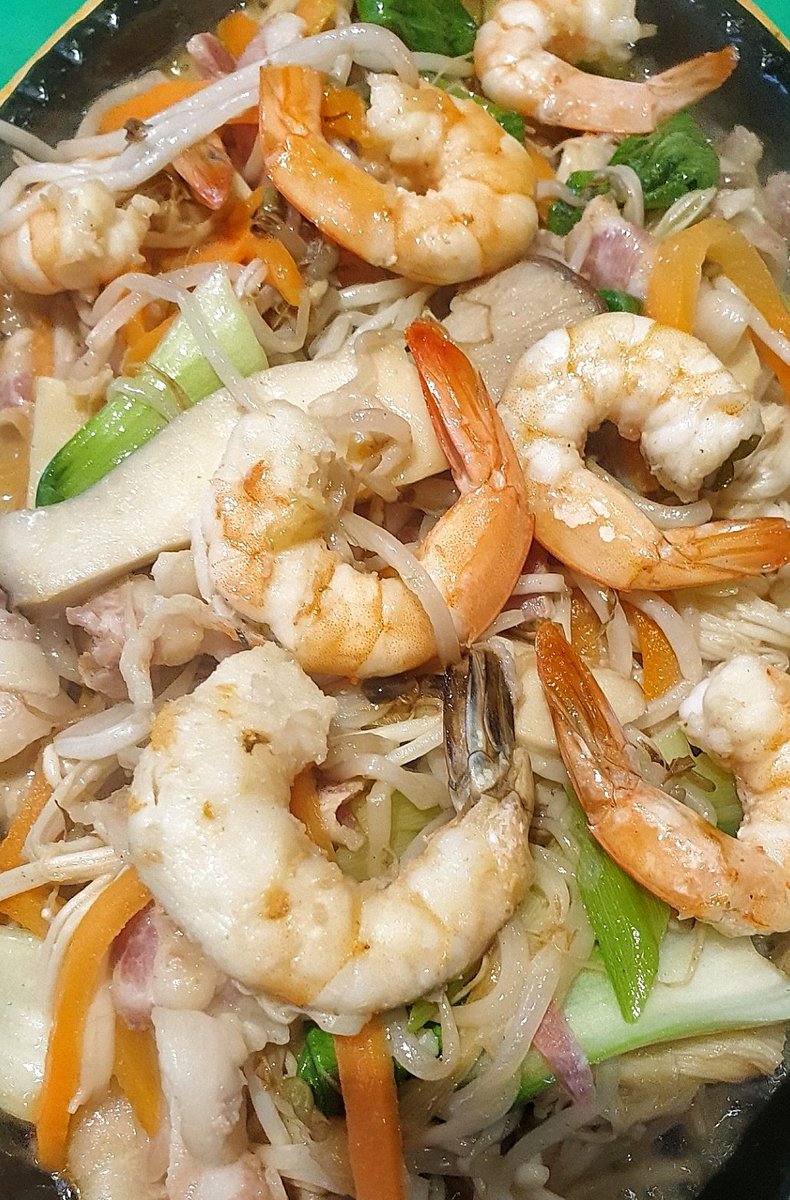 금요일 불금 술시입니다
지중해풍새우볶음(아님