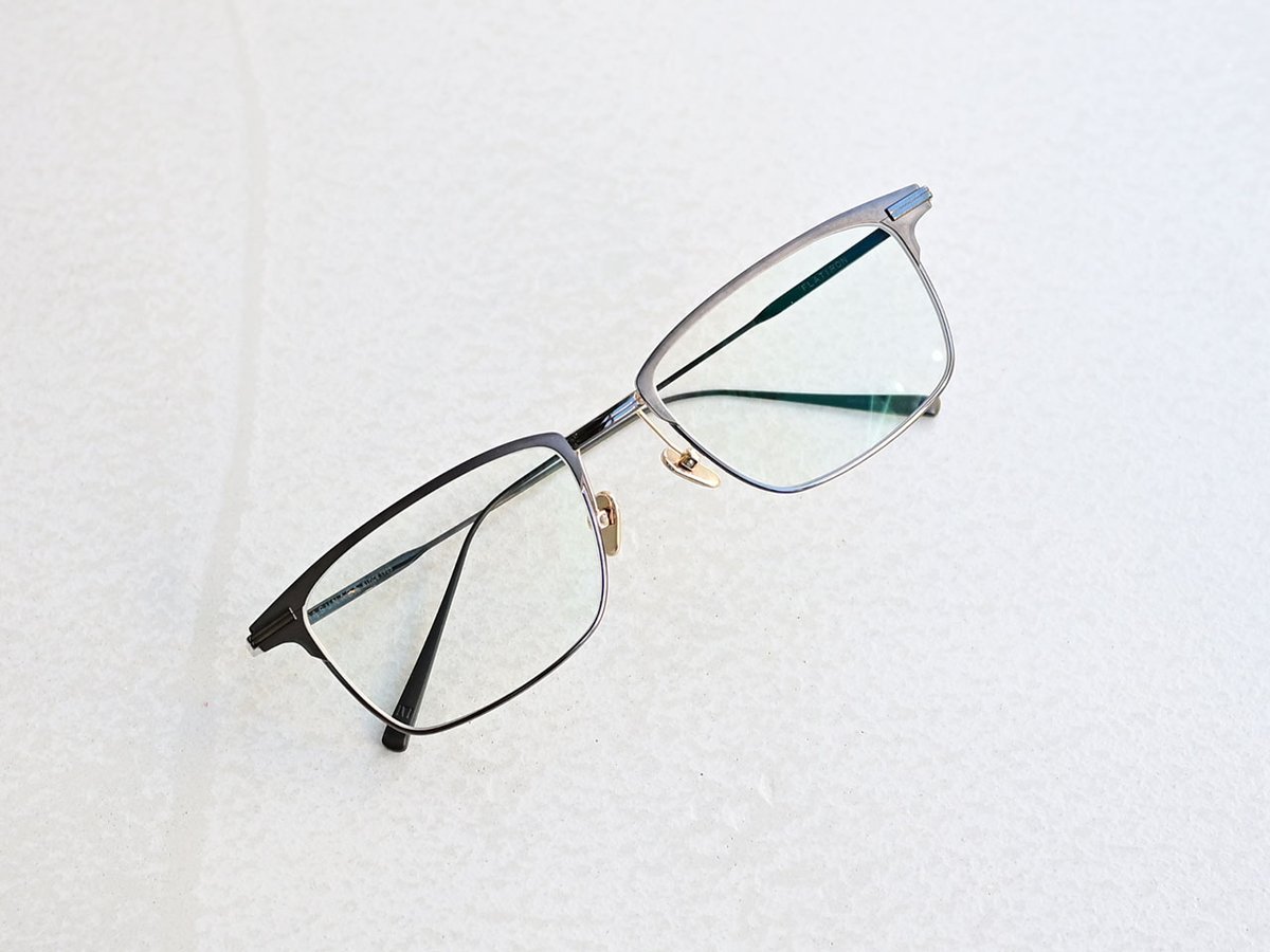 MASUNAGAのFLATIRONに東海光学のUV420系ブルーライトカットレンズ「ルティーナ」を度付きレンズにて作成させて頂きました。

Since 1905シリーズはメタルの堅牢さとエレガントさを兼ね揃えたシリーズで、教場の木村拓哉さんが着用されているWALDORFも1905シリーズです。