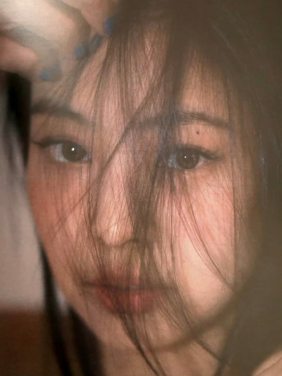 whosjnk's tweet image. those eyes are mesmerising