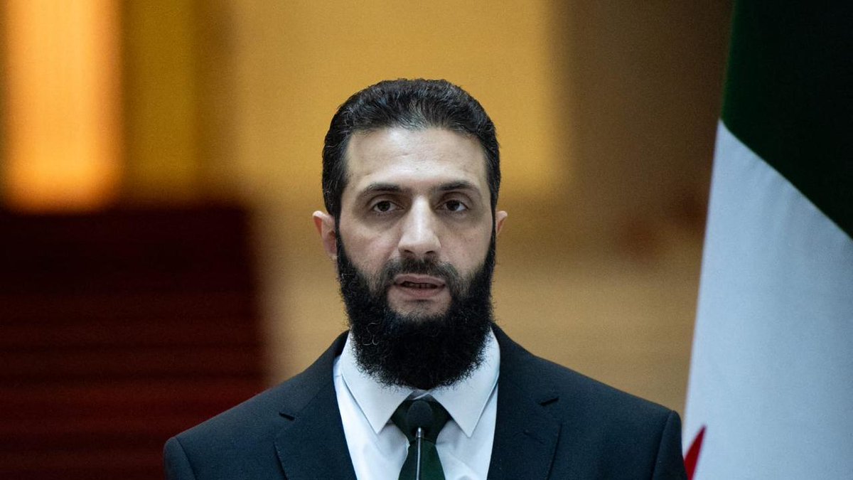 MagnetStefan's tweet image. Dass Ahmed al-Scharaa kommende Woche nach Davos zum WEF reist und auch in Deutschland von Merz herzlich in Empfang genommen wird, sagt alles.

Die USA hatten 10 Mio. Kopfgeld auf den islamistischen Jihad-Kämpfer ausgesetzt und ihn als "Schlächter" weltweit zur Fahndung…