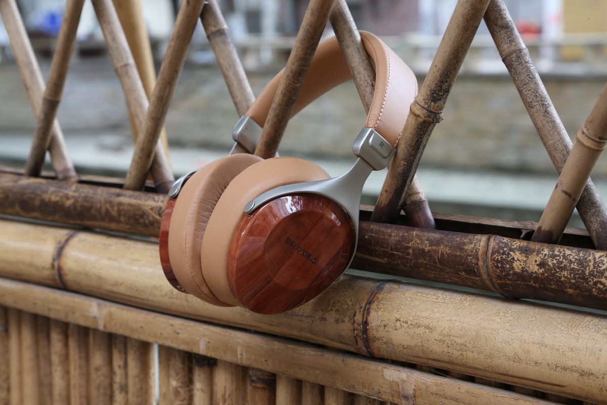 sivga_audio's tweet photo. At 32Ω, the SV021 is highly efficient, offering great performance whether connected to a smartphone or a professional audio player.
#Sivga #SV021 #hifi #headphone #audio #hifiaudio #audiophile #MusicLovers https://t.co/MpC3vIC2D2