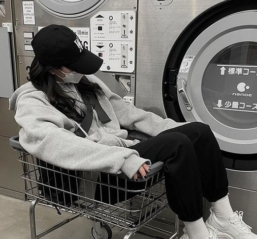 cassiogo's tweet image. 昨日のバイト、8時間働いて時給950円だから7600円稼いだ 🏝️