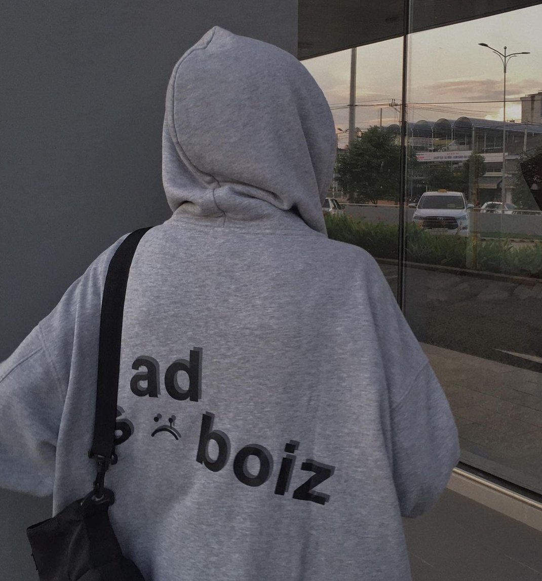 BotNaomi's tweet image. 久しぶりに映画館に行ったら料金が上がってて、学生時代が懐かしくなった 🥧