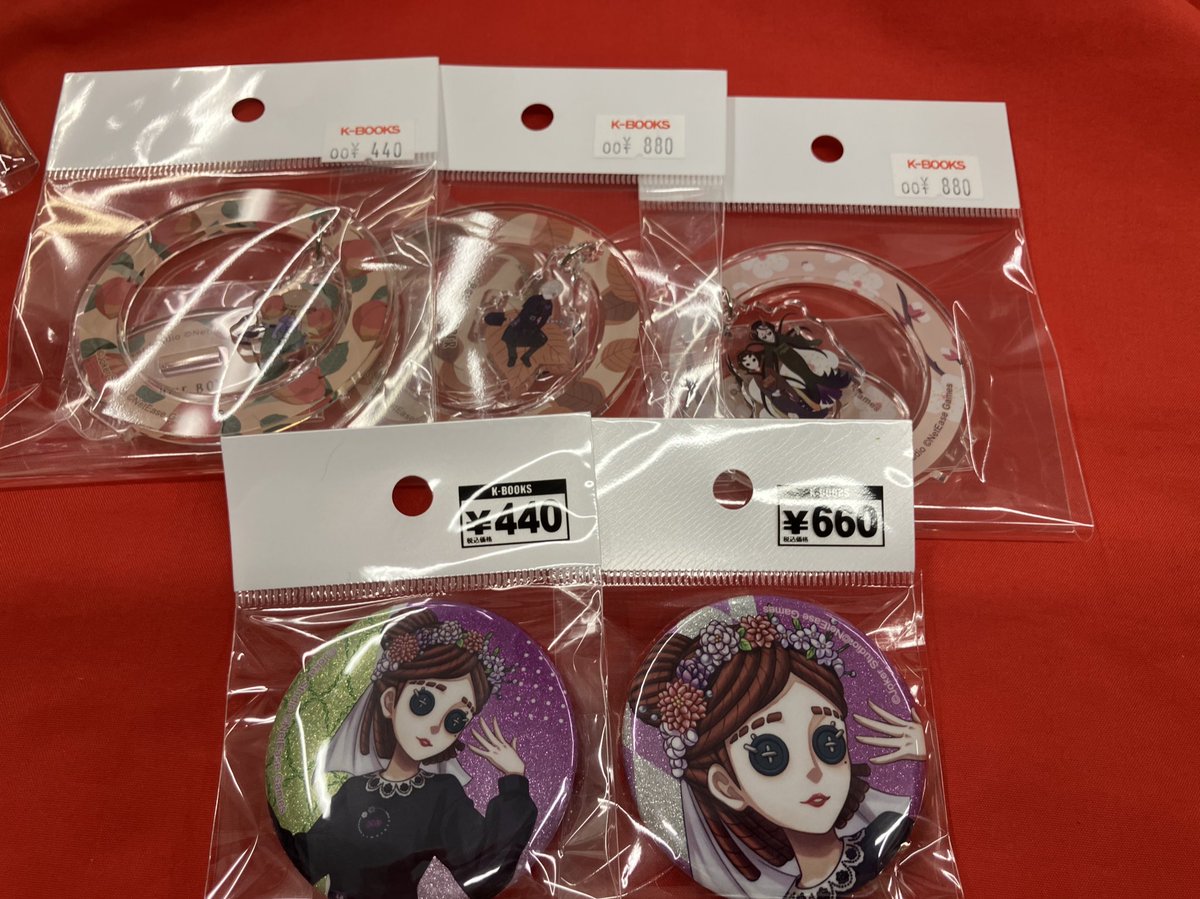 入荷情報】 第五人格 IdentityV アクリルキーホルダー 作曲家&血の女王