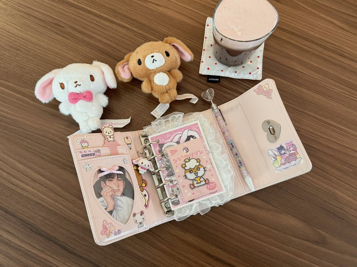 #제품제공 
딸기우유 색감에 뽀용한 M5 바인더를 선물 받았어요..💞 너무 마음에 들어서 바로 셋업해주기 ( ⸝⸝ ◜‿◝ ⸝⸝ )💗