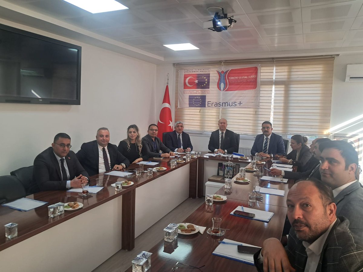 Adalet Bakanlığı ile Çalışma ve Sosyal Güvenlik Bakanlığı arasında  imzalann hükümlü ve yükümlülerin istihdamına yönelik protokol kapsamında 15.01.2026  saat:10:00 da Değerlendirme Toplantısı yapılmıştır. Toplantıda, yapılan faaliyetlerin etkinliği ile yeni işbirlikleri görüşüldü