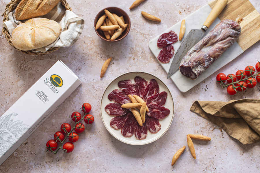 Señorío de Montanera reinventa la tradición extremeña con una novedad gourmet.

El ‘Lomito’ o Presa curada en manteca 100% ibérica de bellota.
<a href="/SenoriodeMontan/">Señorío de Montanera</a>
 share.google/2XOurLi21BxxwK…