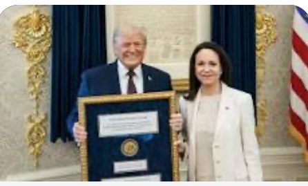 El día que María Corina Machado regaló su medalla del Nobel de la Paz a Trump
elpais.com/america/2026-0…