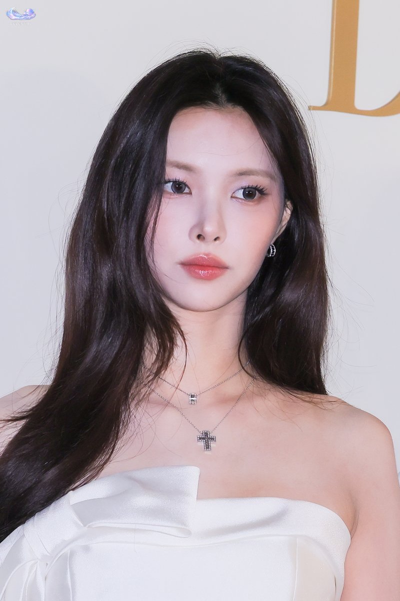 celestial0115's tweet image. 260115    

#윤아 #아일릿 #ILLIT #YUNAH