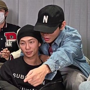 vjoonism's tweet image. RIGHT RIGHT....