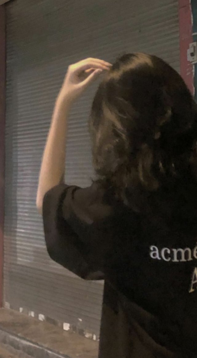 chell926's tweet image. 今朝起きたら髪の毛が爆発してた
寝癖直すのに30分もかかった 🦌