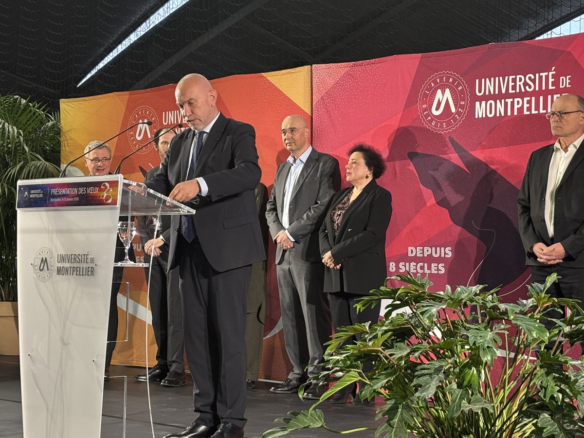 ecom_news's tweet image. 🎓#Montpellier : Le président @Philippe_Auge de l'@umontpellier a présenté les priorités de l'Université pour 2026 comme consolider l’excellence, soutenir la recherche, aider les #etudiants en situation de précarité, développer l'international. Interview exclusive vidéo