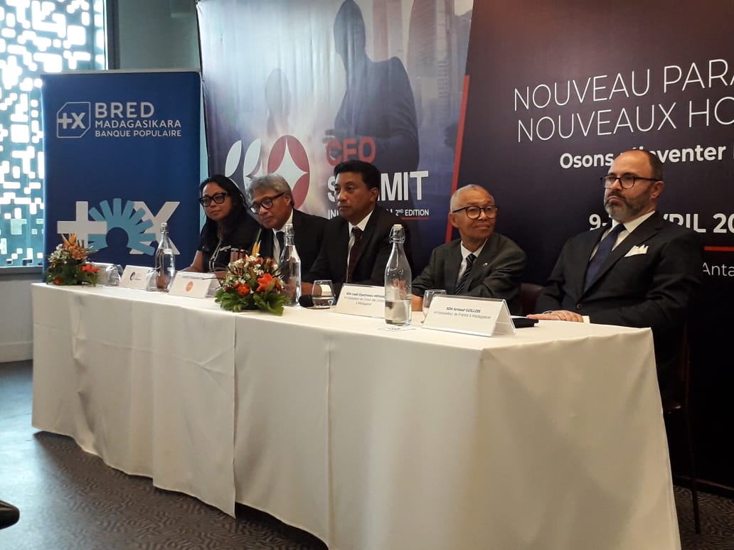 📊 Lancement de la 2ᵉ édition du CEO Summit Océan Indien au Novotel. Présence des ambassadeurs de France et des Comores. Les 9-10 avril, dirigeants, décideurs et investisseurs de la zone se réuniront pour renforcer coopération et intégration régionale. 🌍🤝