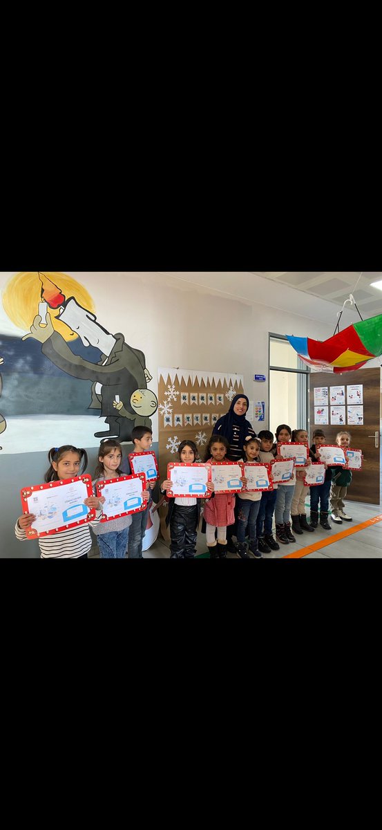 📚✨ Bir dönemi daha geride bıraktık!
Türk Telekom Tahir ailesi olarak ilkokul ve ortaokul kademelerimizde emek dolu bir dönemi tamamladık.
Tüm öğrencilerimize, öğretmenlerimize ve velilerimize teşekkürler.
Herkese mutlu ve huzurlu bir 15 tatil diliyoruz! ❄️