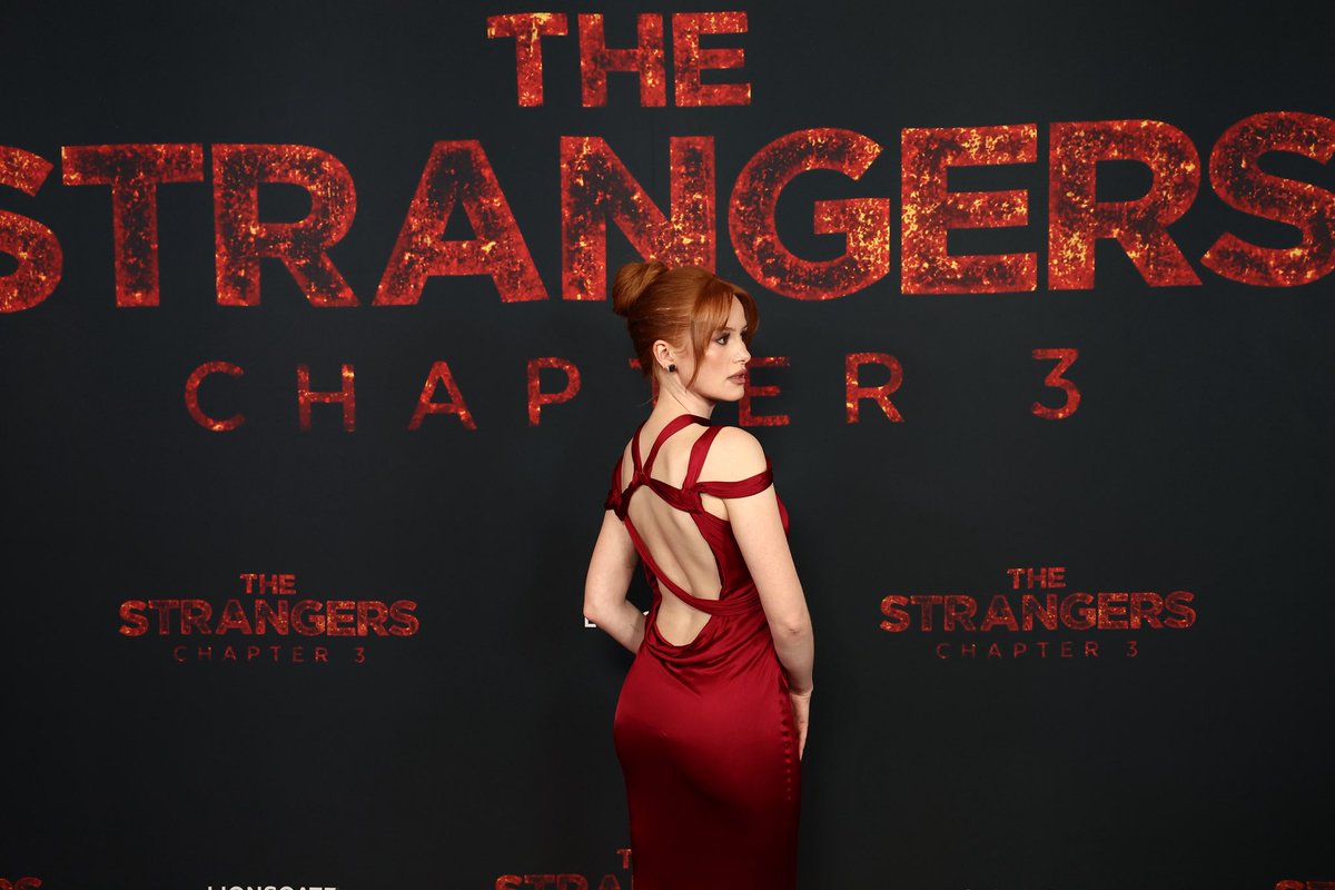 Madelaine Petsch Brasil tweet media