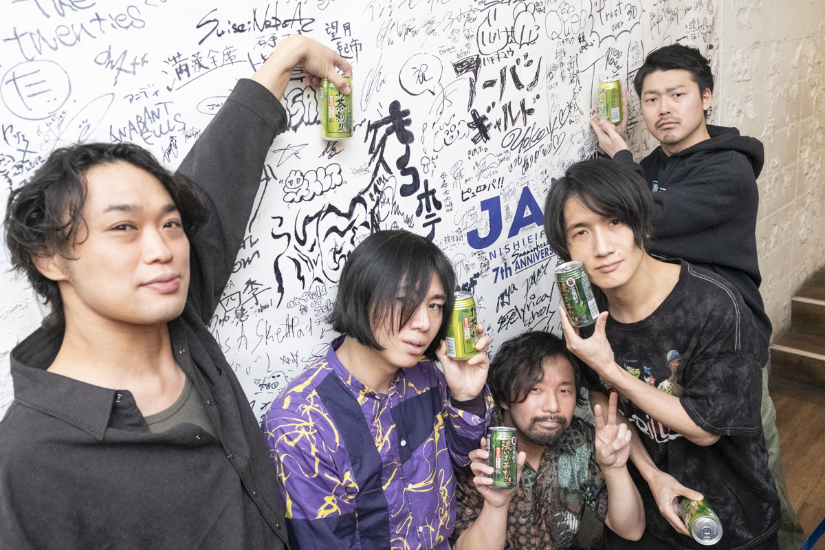 ブームの秘密はライブハウスにあり⁉ 若者に広がる「お茶割り」人気の真相を探る噺
getnavi.jp/gourmet/107728…

ゲスバンド取材されました。
今度は嘘じゃないっす。