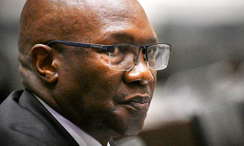 Crime Intelligence boss Dumisani Khumalo dropped the bomb that almost the entire Gauteng <a href="/SAPoliceService/">SA Police Service 🇿🇦</a> is on a criminal cartel's payroll!!

1. Trained combat cops moonlighting for syndicates.
2. Protection rackets run from police stations.
3. Politicians, business elites, and
