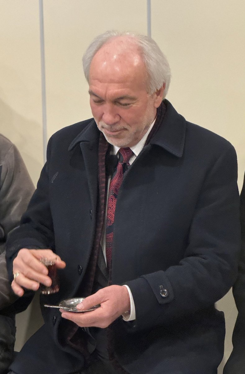 Vefâ, insanın iç dünyasının güzelliğinin, karakter sağlamlığının ve ahlâkî yüceliğininin en çarpıcı göstergesidir. Asil bir kanın ve sağlam bir cibilliyetin en güçlü ve en açık delillerinden biridir..

ibn hazm 

Cuma’nın hayrı ve bereketi üzerinize olsun. 
Selam ve dua ile.