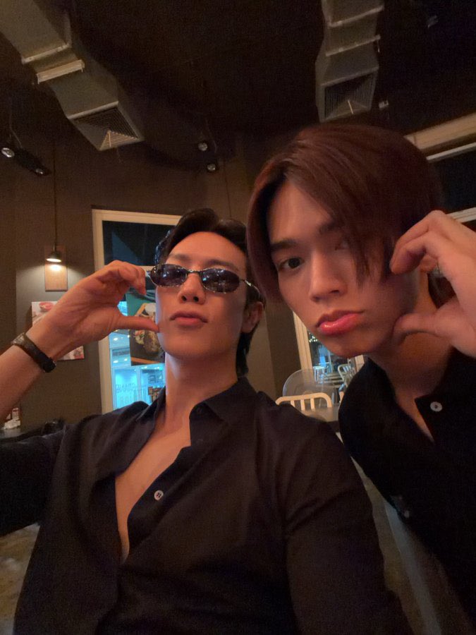 แฟนเก่าคุณไป๋คือพี่เกรท เกรทมาร์คมีจริงหมอ ㅠㅠ

MRS OFFICIAL TRAILER

#MyRomanceScammer 
( #junniorrs #markjrtn #JuniorMark )