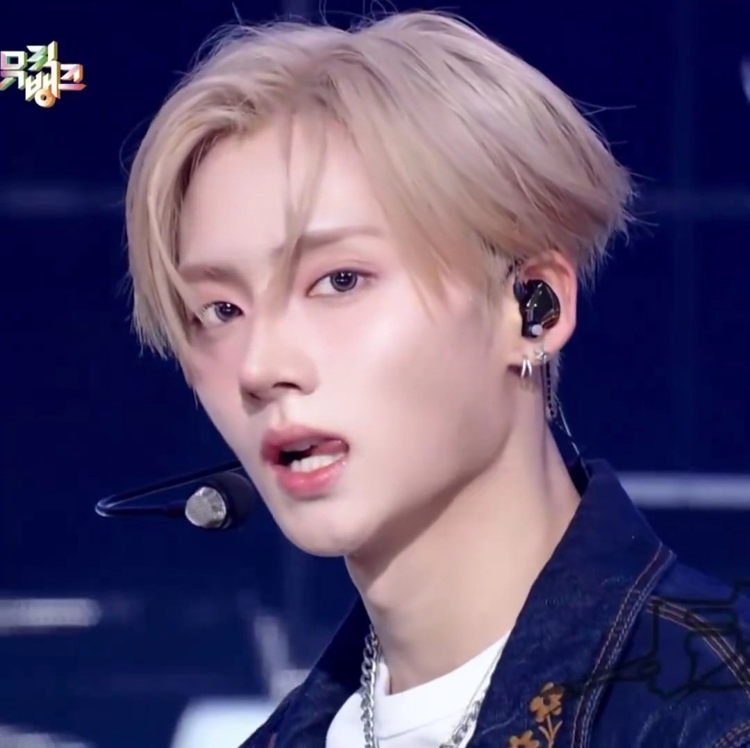 508luv's tweet image. 진짜사람아니야