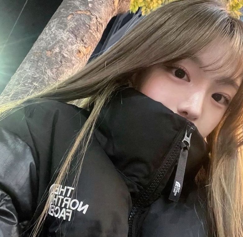 TimvanGaal's tweet image. 友達とカラオケ4時間歌い続けて声がガラガラになった 👩‍👩‍👧‍👧