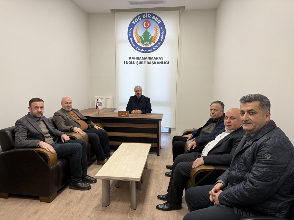 TOÇ BİR-SEN Kahramanmaraş 1 Nolu Şube Başkanı Duran Kömür’ü ziyaret ettik.

Nazik ve kıymetli ev sahiplikleri için teşekkür ediyor, çalışmalarında kolaylıklar diliyorum.