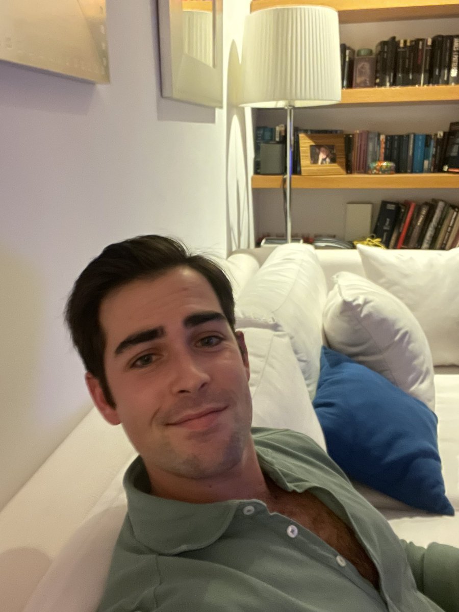 Woke up to 2k followers 🎉

3 months ago I had 0.

→ start posting
→ start engaging
→ start building
→ start shipping 

Just try to be consistent in any aspect of life.

Thx fam 🙏🏻