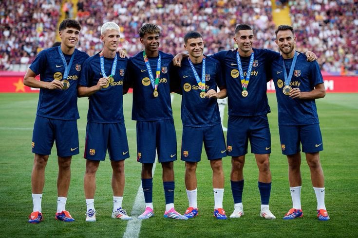Tobs_fc's tweet image. They all came back with one medal each and there is Fermin Lopez who came back with 2 😭
