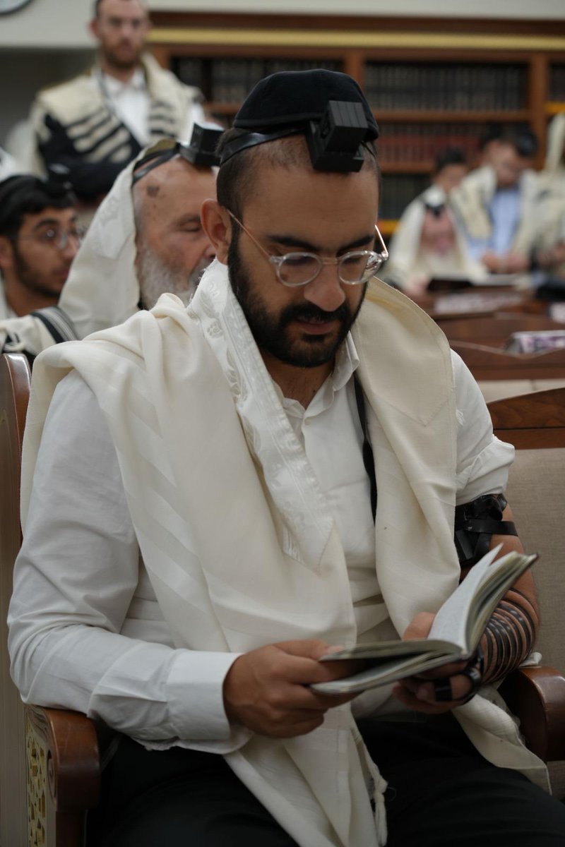 Dans la paracha de cette semaine, Vaéra, D.ieu reproche à Moché de s’être plaint devant Lui en disant : « Pourquoi as-Tu fait du mal à ce peuple ? » (Exode 5, 22).

Posons-nous une question simple. Peut-on vraiment reprocher au dirigeant d’une nation de se lamenter sur le sort de