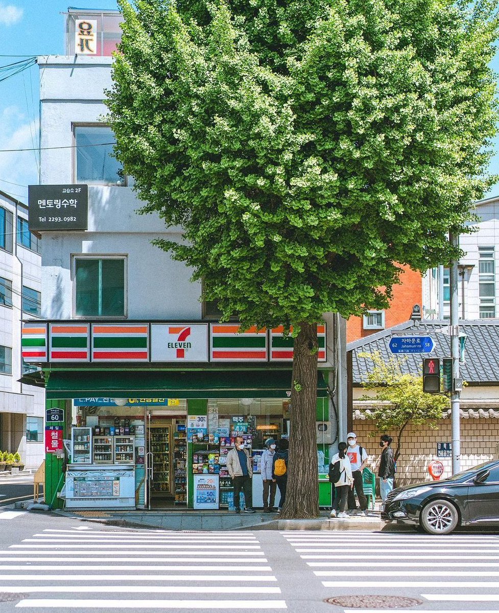 CommonStud's tweet image. コンビニでプリン買って帰りの電車で食べよう 😇