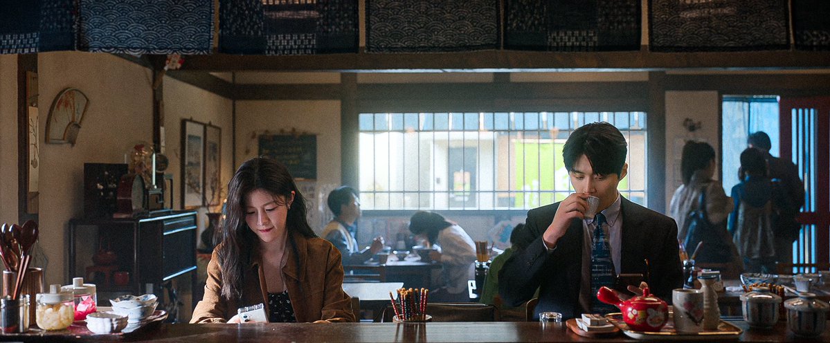 kdramas__'s tweet image. the cinematography of can this love be translated is just so beautiful right from the beginning. Such pretty frames✨

#CanThisLoveBeTranslated
#CanThisLoveBeTranslatedEp1