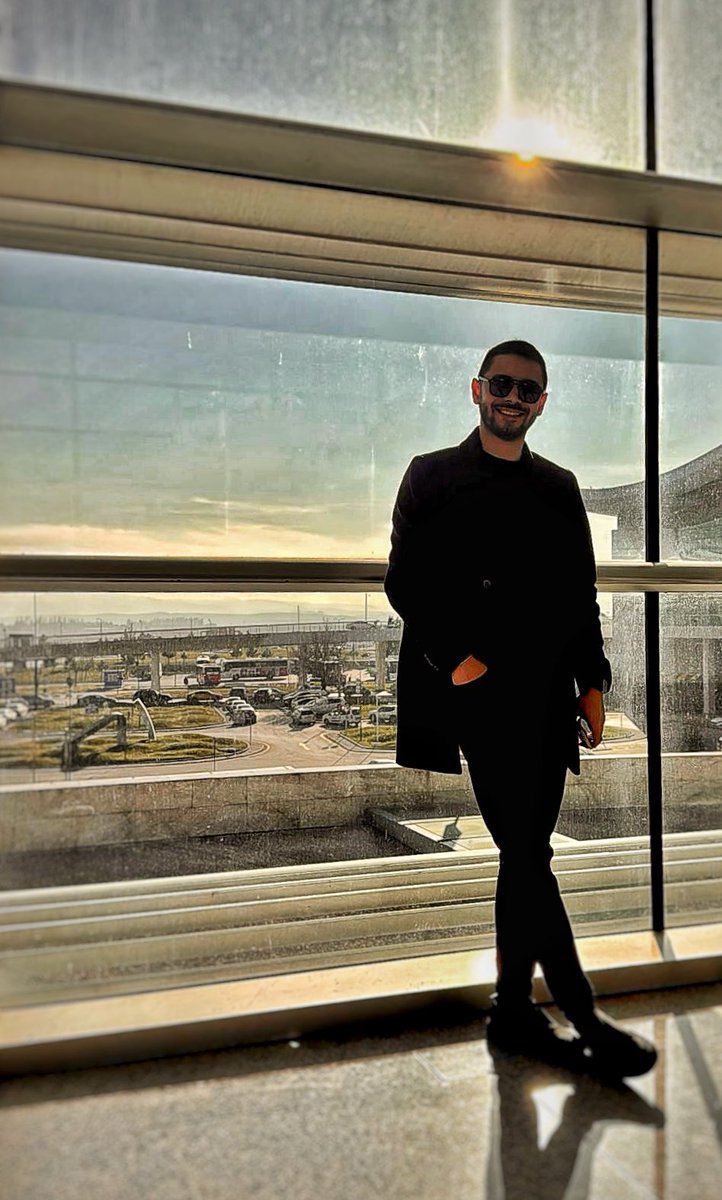 “Film bu Mehmet abi, film. Milleti ağlatmak için yalandan yapıyorlar.”