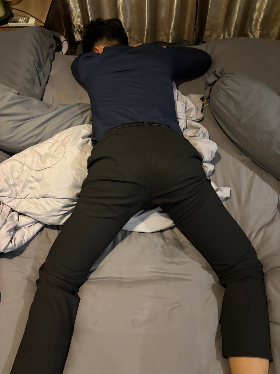 Uniform Addict tweet media