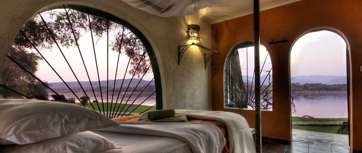 🔺🔺When we talk about a broken judiciary in Zimbabwe, we often limit the discussion to politics and human rights activists. The Chewore Lodge case shows this problem is much bigger.

Terry William Kelly (73) invested millions of US dollars into Chewore Lodge, a world-class