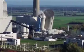 AufsGGvereidigt's tweet photo. 'Leider' hat #unserLand "die teuerste »#Energiewende« der Welt" ➖ aber ich kann Euch versichern: das ist mir schnurzpiepegal; Ich werde weiter dafür sorgen, dass #Volksvermögen vernichtet wird, um die #Energieversorgung vollends zu sabotieren.
🧨
Euer #Fritz.

#DeshalbAfD☑️ https://t.co/9qeZGqhkxz