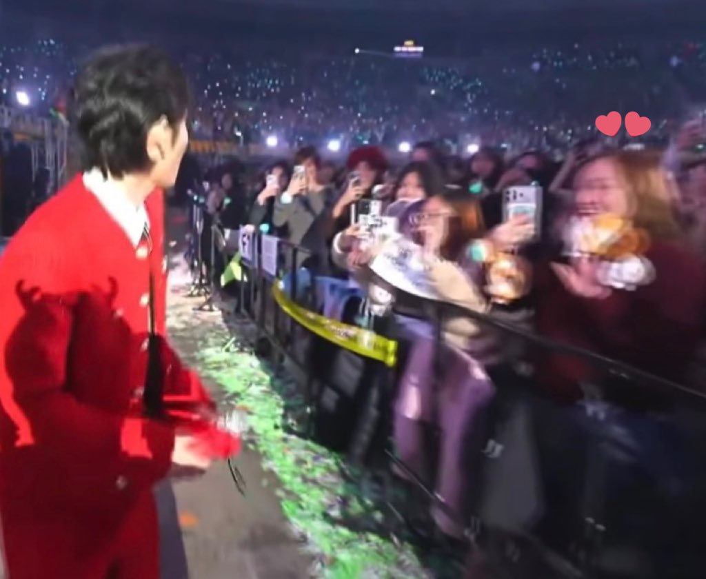 allocarts's tweet image. bilhin niyo na finger puppet para makawayan pa rin ang day6 habang nagvvideo HAAHAHA🙂‍↕️🍀🤣

wts lfb ph day6 concert md the present the decade forever young finale sungjin youngk wonpil dowoon coll book carabiner pendant

* can also claim sa the decade in mnl con! 😁