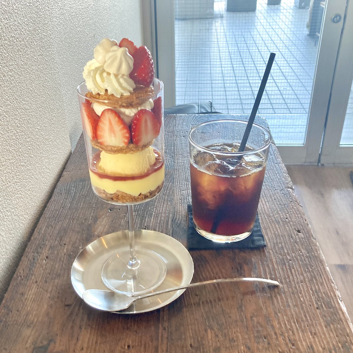 _xeelee's tweet photo. #LPLUS
🏠伊予郡松前町昌農内
いちごのミルフィーユパフェ
ザクザクの食感を楽しめました😋
カスタード、生クリームにバニラアイス、ひとすくいごとに微妙に変わる味わいも楽しかったです😄 https://t.co/7AbB79a8vb