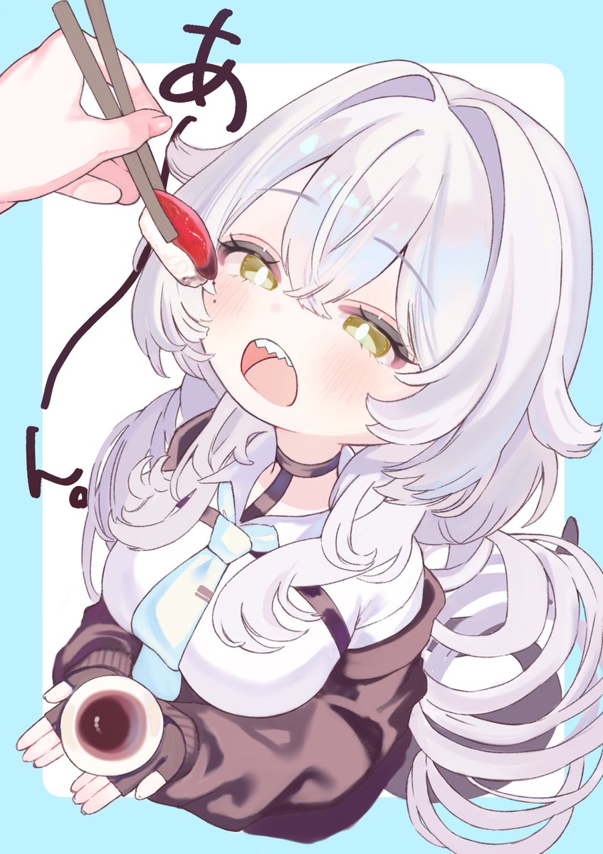8m_cha8's tweet photo. あーーん🍣🦈 https://t.co/goTKxFwaL2