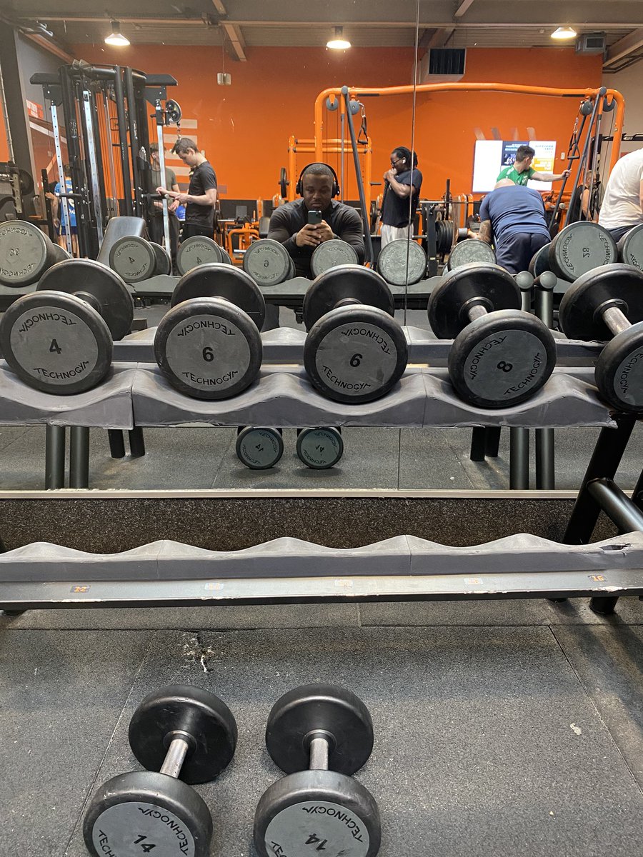 Loic Kenmoe tweet media