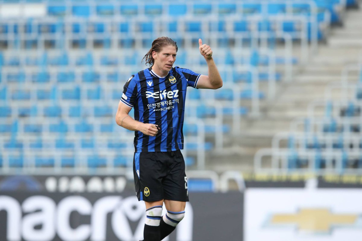 Alen Stajcic has confirmed he hasn’t had 𝐀𝐍𝐘 conversations with Harrison Delbridge, despite <a href="/codesportsau/">CODE Sports</a> reporting the 33-year-old was set to join the club. 👀🚨

At this stage, it looks unlikely the Wanderers will pursue the former Socceroo. 

[<a href="/10SportAU/">10 Sport</a>]