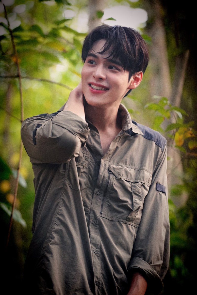 poon_mit12's tweet image. จะหลอกก็พาไปที่ดีดีหน่อยไม่ได้หรอ นอร์ธไม่อยากเข้าป่า🤯
 #MyRomanceScammer