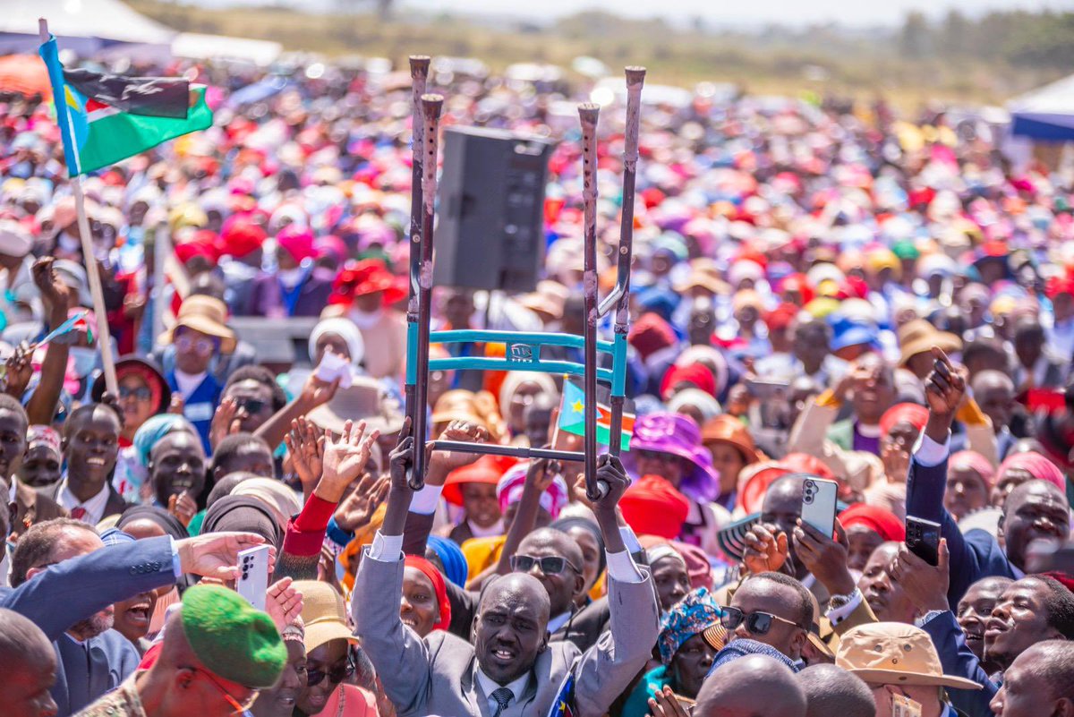 UoKAltar48783's tweet image. God is shaking the earth with mercy before He shakes it with judgment. Healing is His last loud call to repentance and readiness. #MiraclesOfTheEndTime