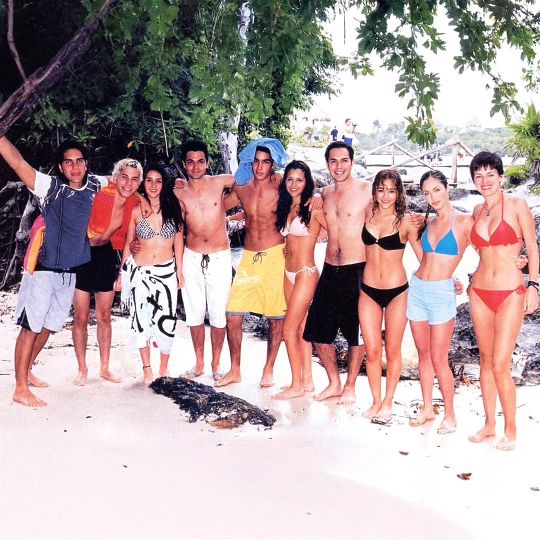 Hace algunos ayeres en grabaciones de #Clase406 😍😍 <a href="/Anahi/">Anahi</a> ❤️❤️

📸 Un tiempo para recordar