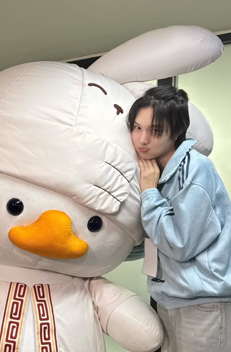 daisylyys's tweet photo. หน้าเหมือนปะป๊า ขาว ๆ กม ๆ เหมือนปะปี๊ 😭😭😭😭😭😭😭😭😭😭😭😭😭😭😭😭😭 https://t.co/0T2vgronl0
